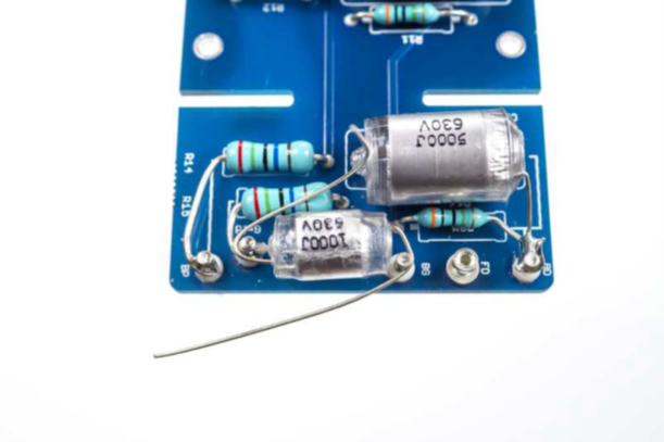 C11 installed as a turret-to-turret capacitor bridging the BG and Grid turrets.